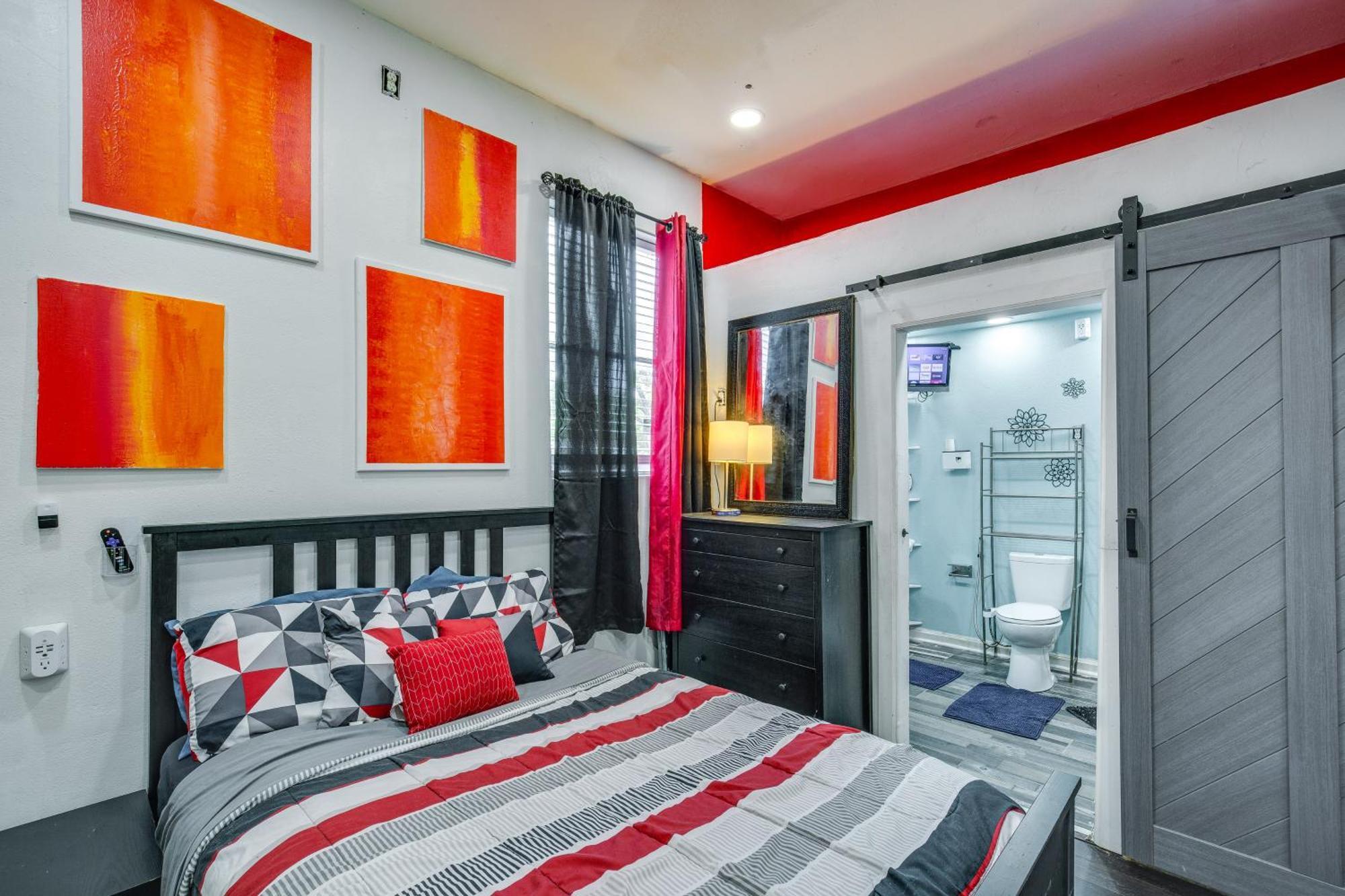 Apartment Wfh-friendly - 7 Mi To Downtown Dallas! *
